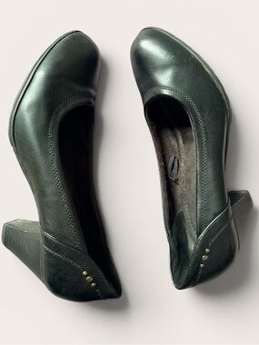 Classic black Women's Block Heel Pumps